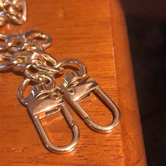 46” Gold Crossbody Chain - Picture 3 of 3